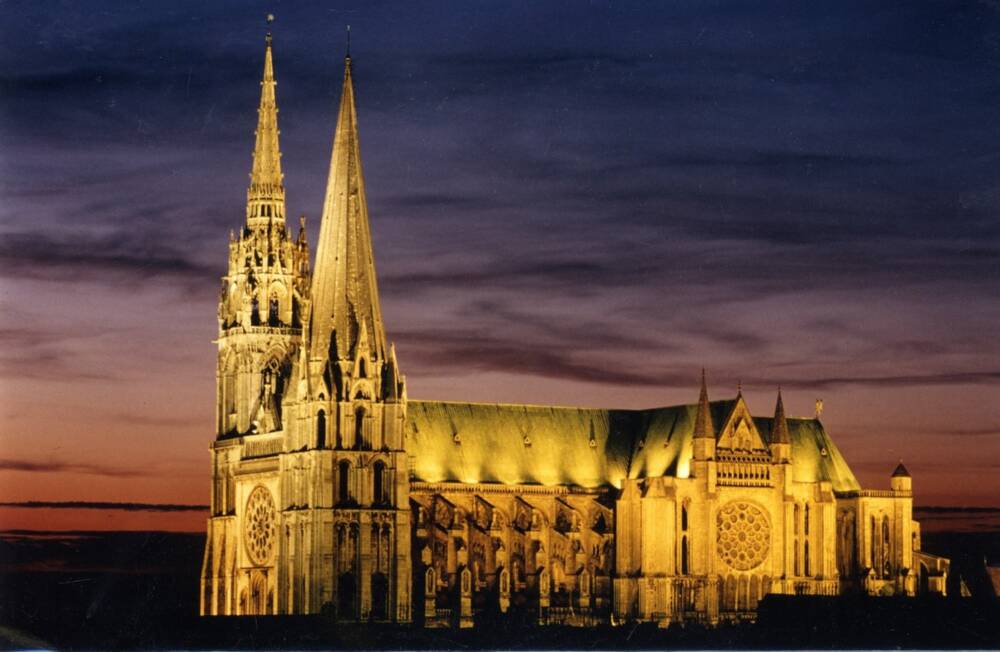 Kathedrale bei Nacht © Yvan WEMAERE - Fremdenverkehrsamt Rambouillet