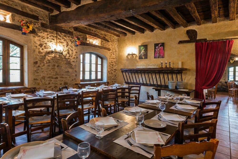 Mittagessen in der Ferme du bout des prés in Cernay-la-Ville