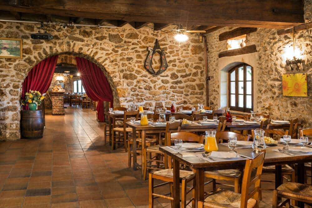 Lunch in de Ferme du bout des prés in Cernay-la-Ville