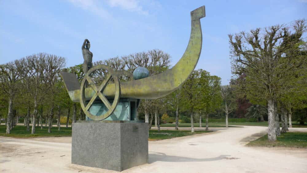 solar boat - castle of Rambouillet