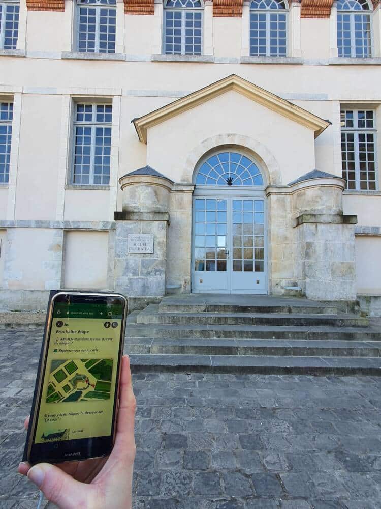 the president arrives. Rambouillet Castle