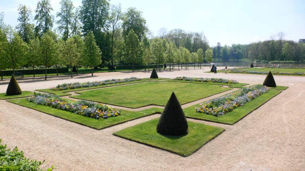 Franse tuin in de stad Rambouillet - VVV-kantoor van Rambouillet